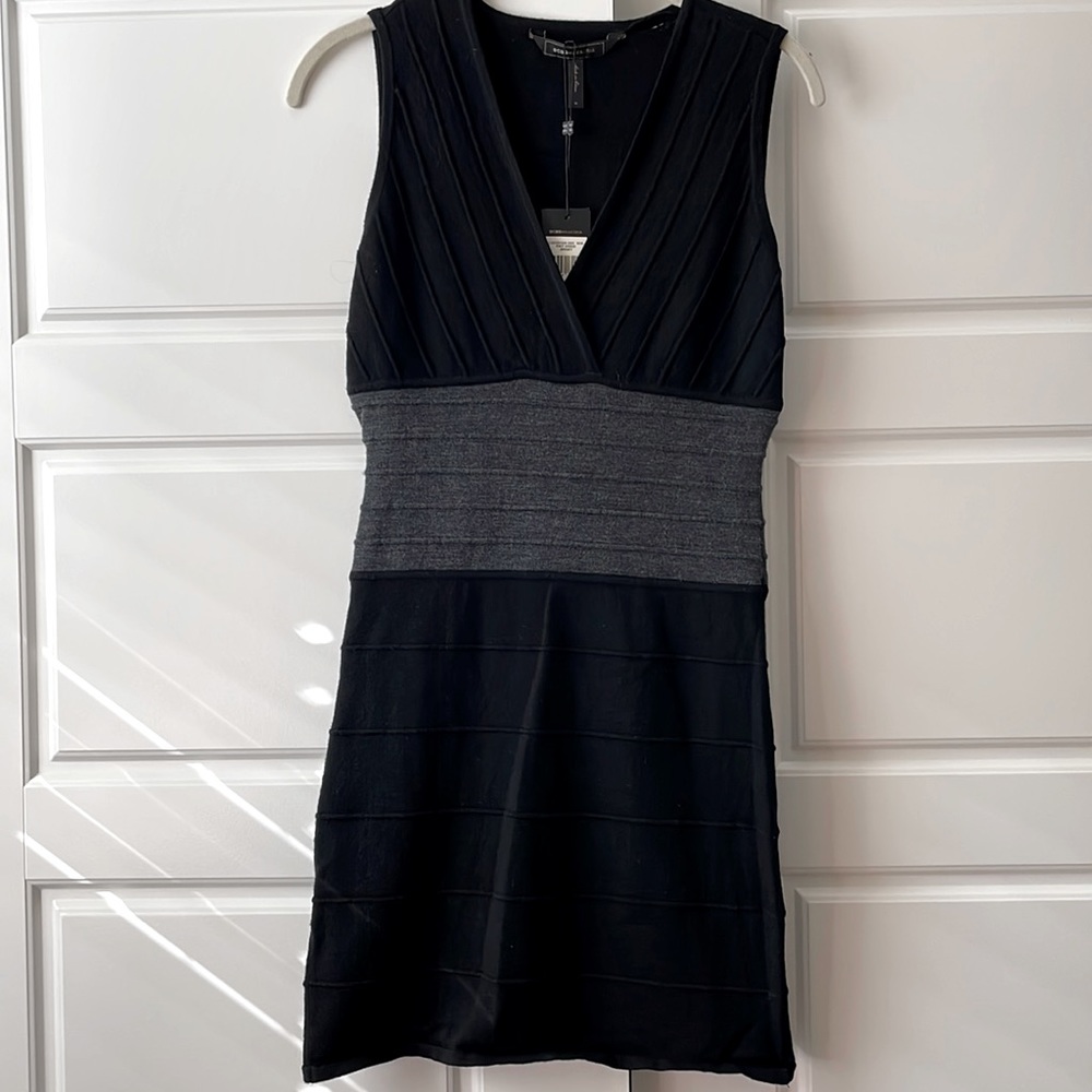 BCBG medium NWT knit wool fitted sleeveless dress